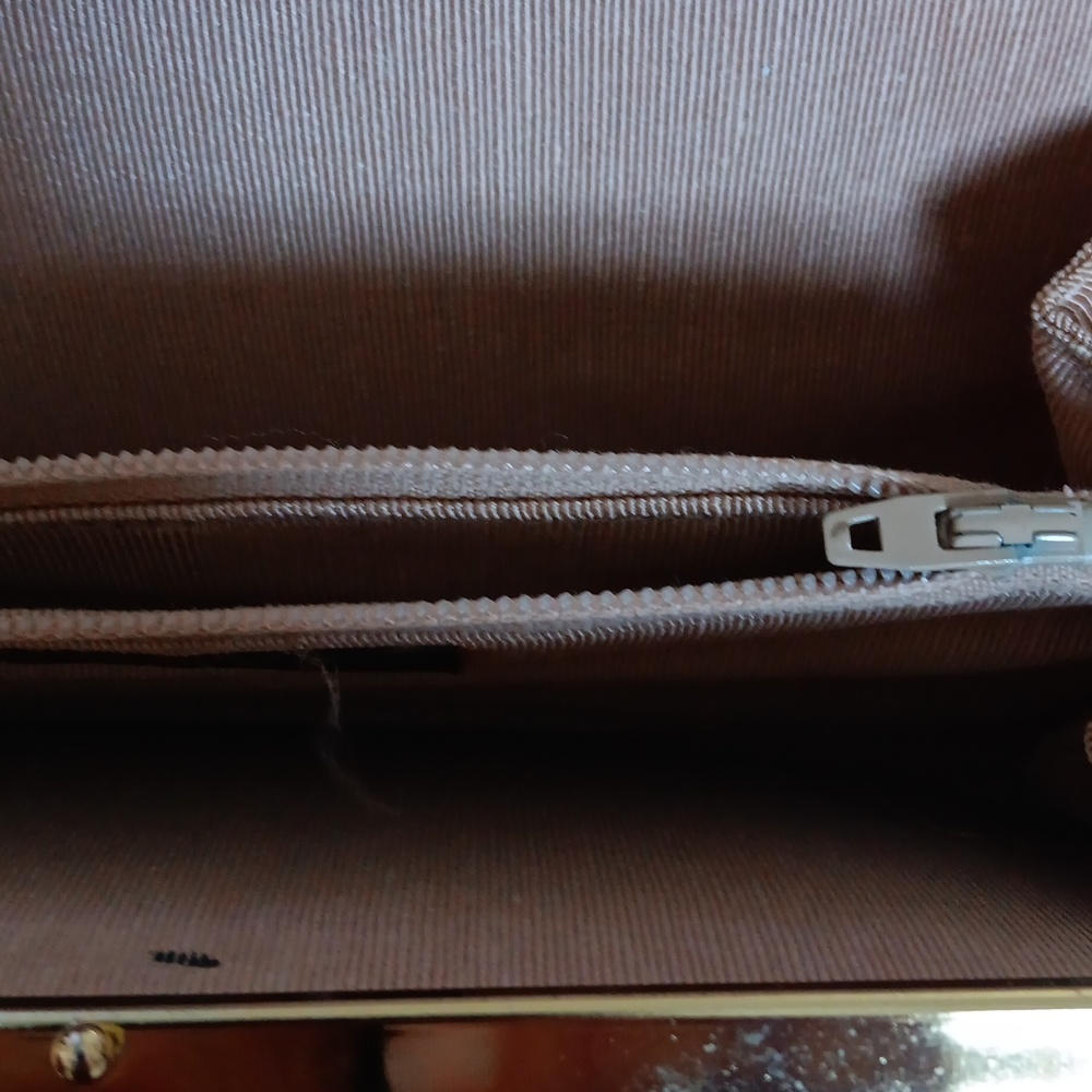 Elegant Red Clutch.Vintage - Picture 8 of 8